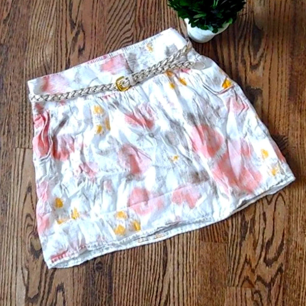 Stooshy mini skirt size M with belt for girls